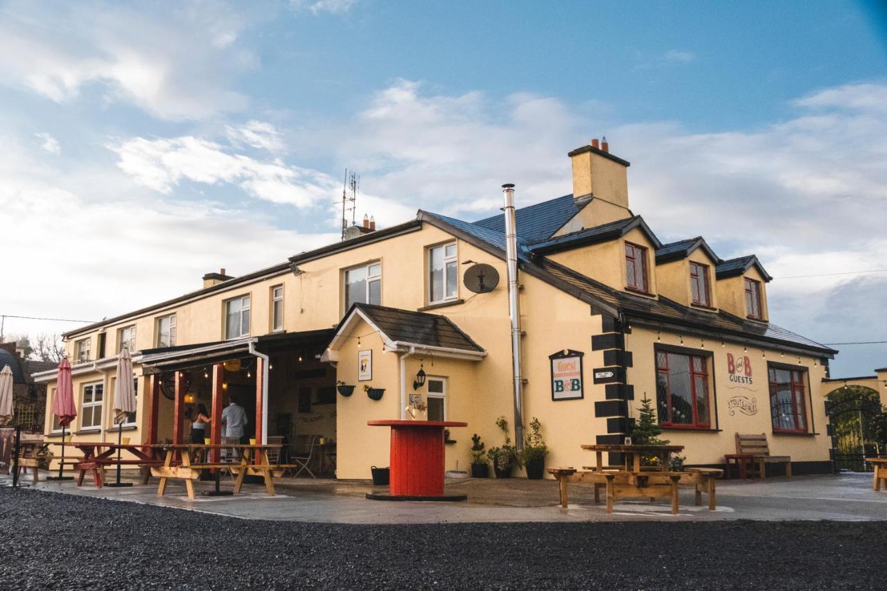 The Village Inn Bohola エクステリア 写真