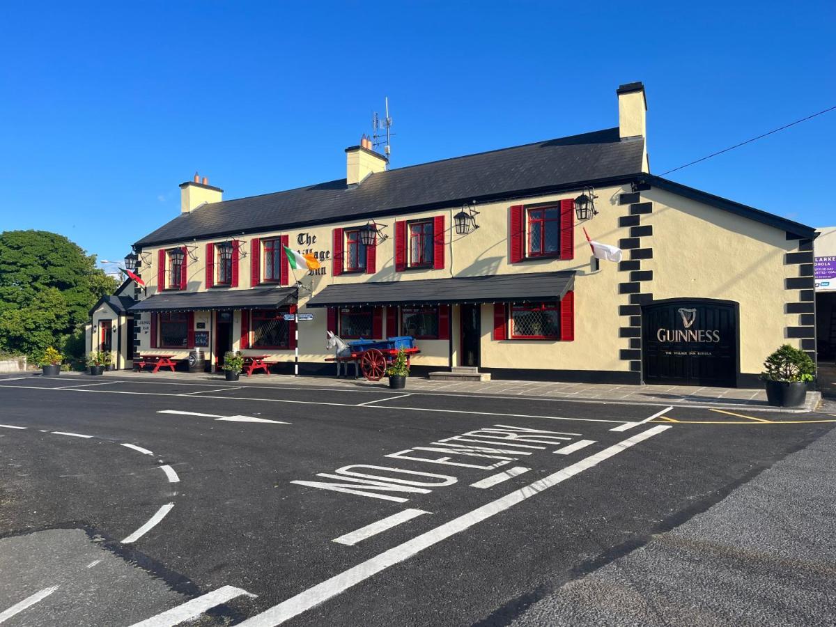 The Village Inn Bohola エクステリア 写真