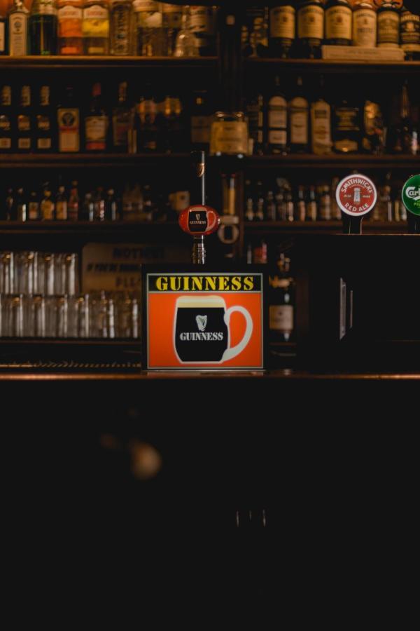 The Village Inn Bohola エクステリア 写真
